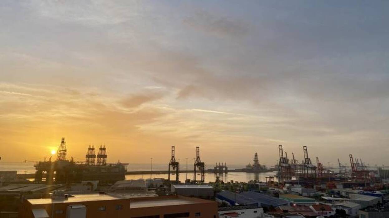 Día de Navidad envuelto en calima en Canarias