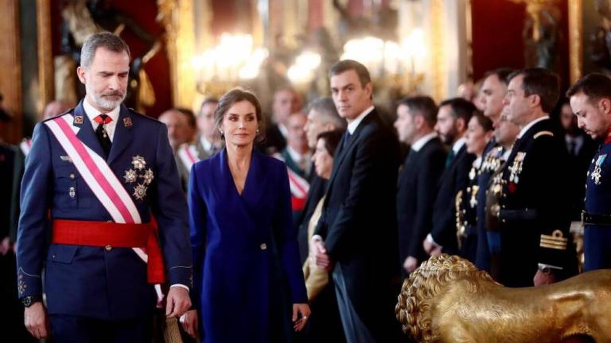 Felipe VI elogia «la lealtad» de los militares