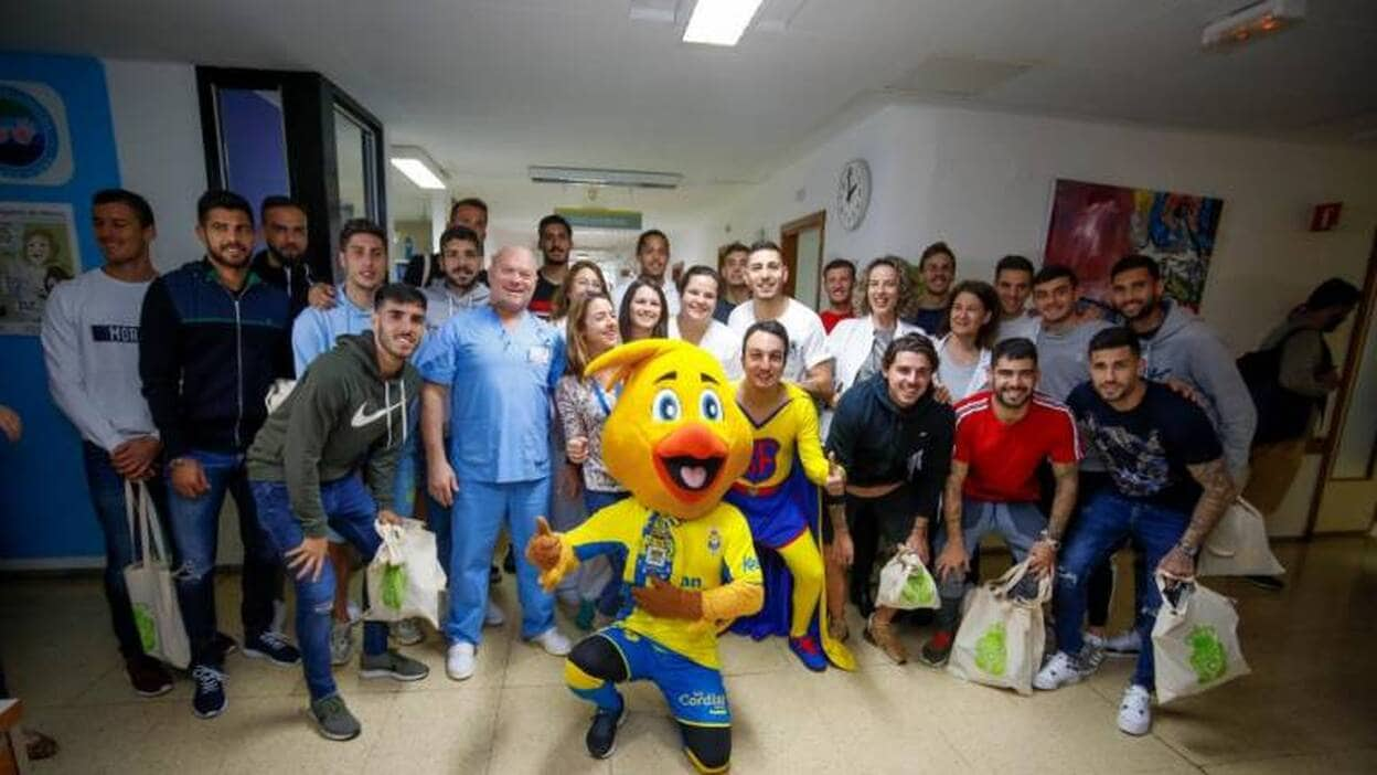 La UD pone una sonrisa en el Materno Infantil