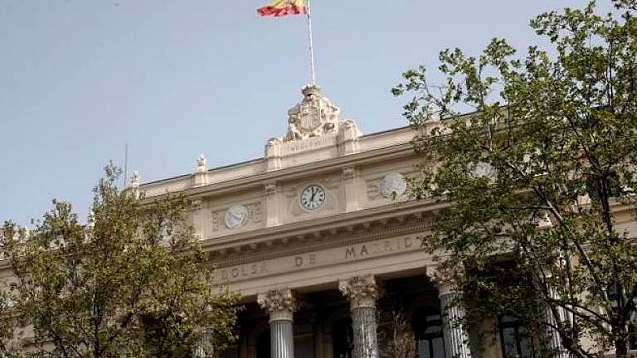 La Bolsa sucumbe ante dos semanas más de parálisis económica