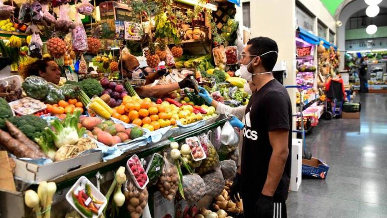 La vida gotea en las plazas de abastos