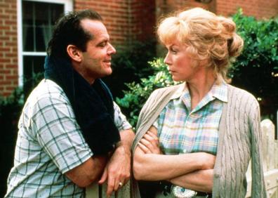 Imagen secundaria 1 - Shirley MacLaine junto a Jack Lemmon y Hope Holiday en 'El apartamento'; con Jack Nicholson en 'La fuerza del cariño', que reportó a la actriz el Oscar, y en la película 'Bernie' (2015).