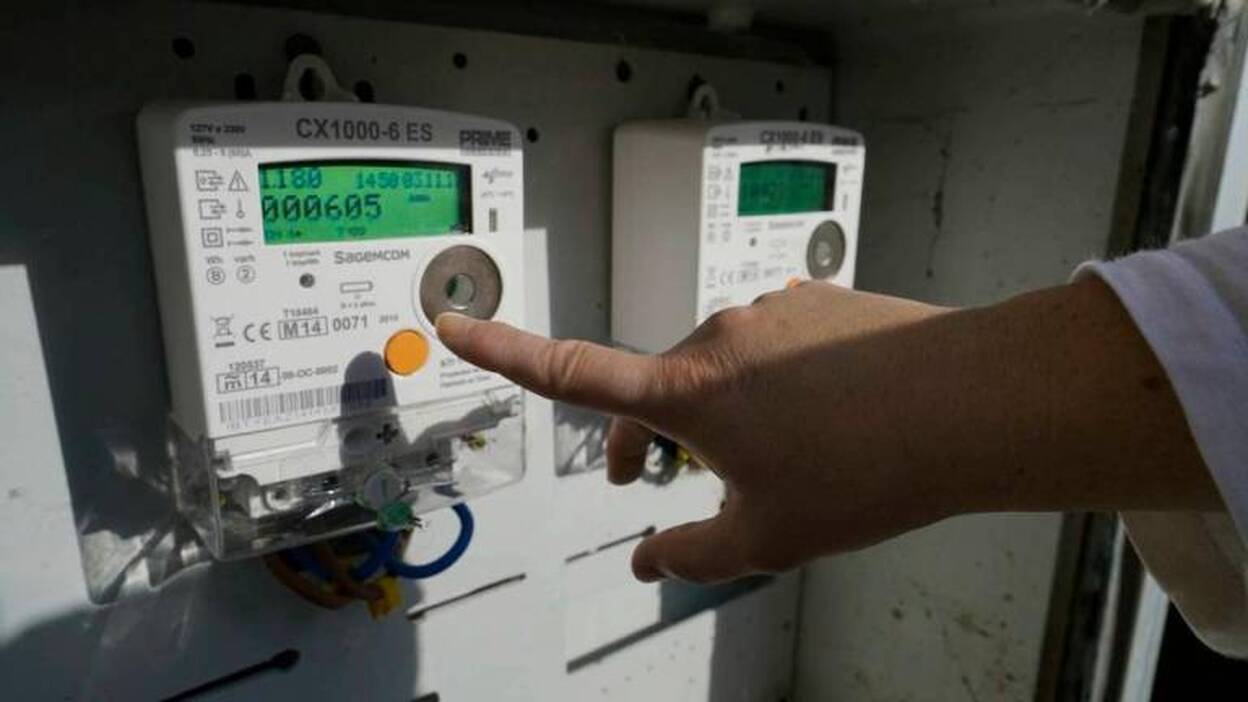 Las eléctricas no podrán cortar la luz a ningún hogar durante el confinamiento