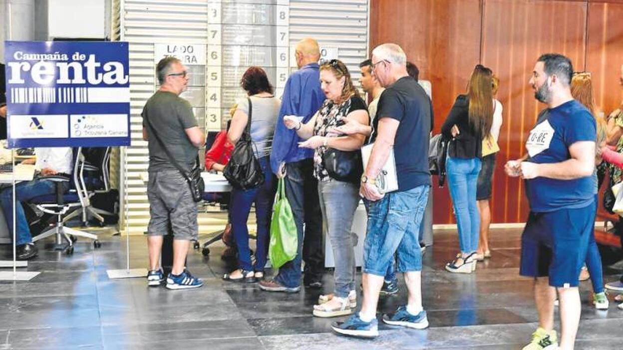 1.500 declaraciones de la Renta al minuto al inicio de la campaña