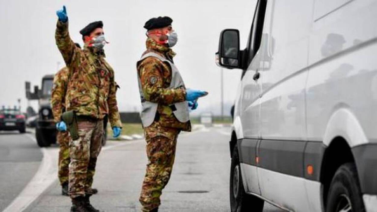 Las Fuerzas Armadas entregan comida a los vulnerables