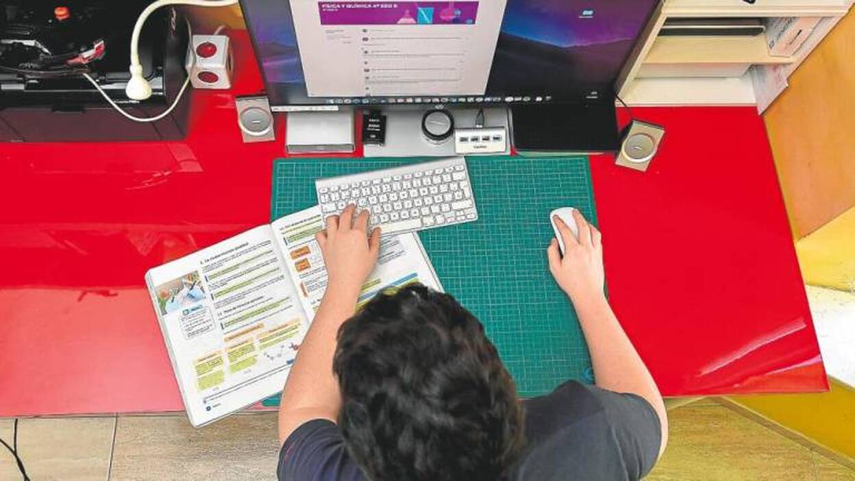 25.000 estudiantes desconectados del sistema