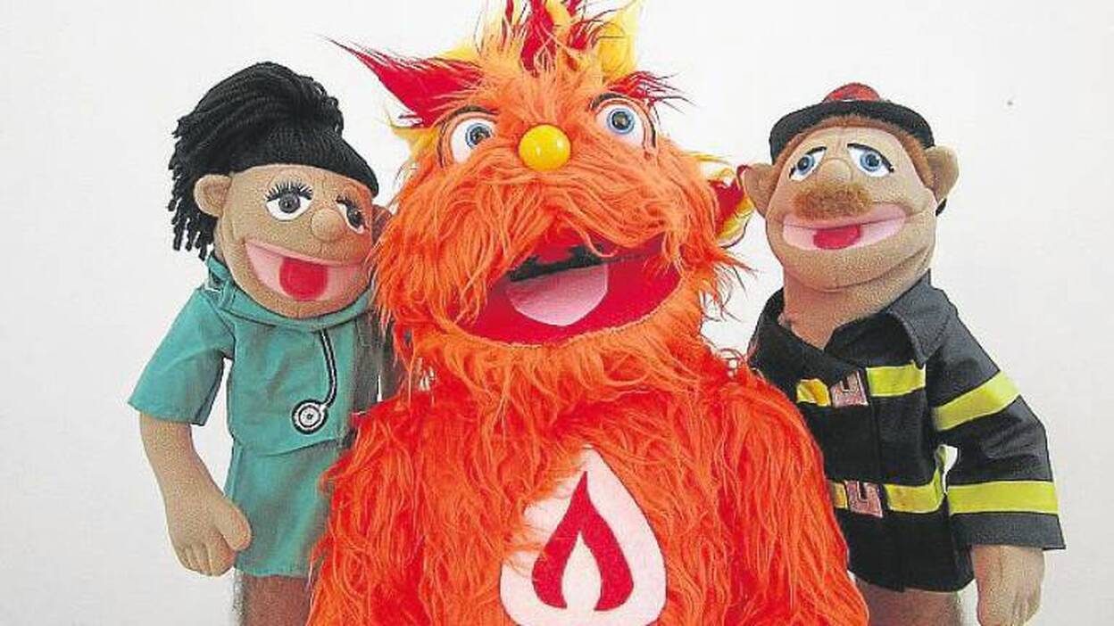 Bomberos de carne, hueso y trapo