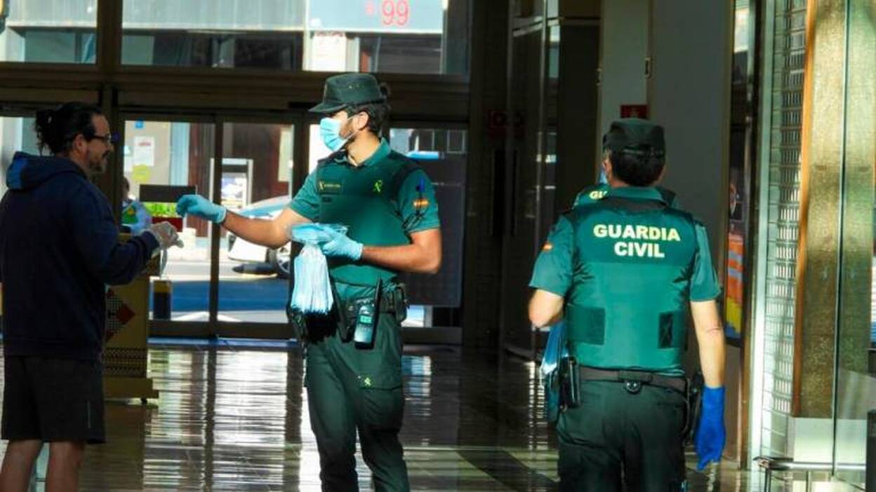 La Guardia Civil dobla en número de agentes infectados a los de la Policía Nacional