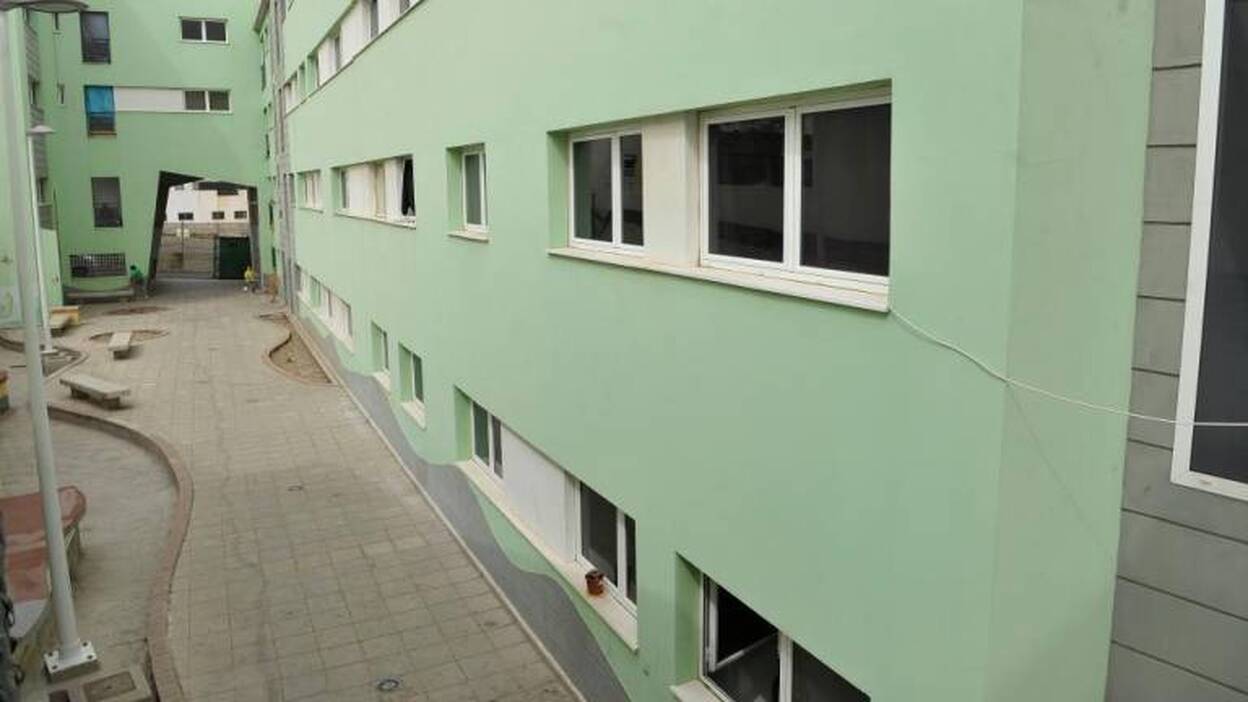 Intentó quemar, clavar un hacha y tirar por la ventana a su mujer en Guía