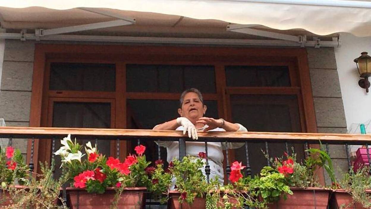 «¿Tú me ves encerrada con este balcón?»