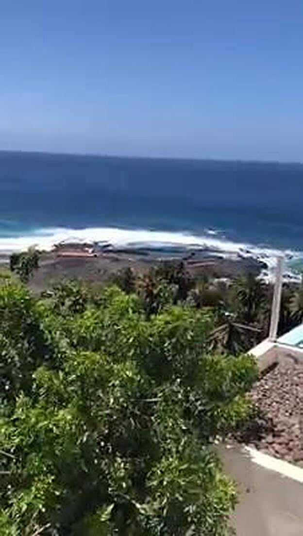 Pillan el chapuzón de unos militares en Agaete