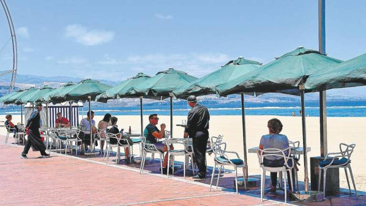 Solo un 30% de las terrazas abren ante la incertidumbre de las normas