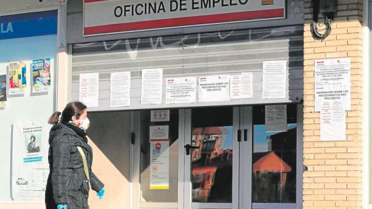 21.000 canarios afectados por un ERE en marzo