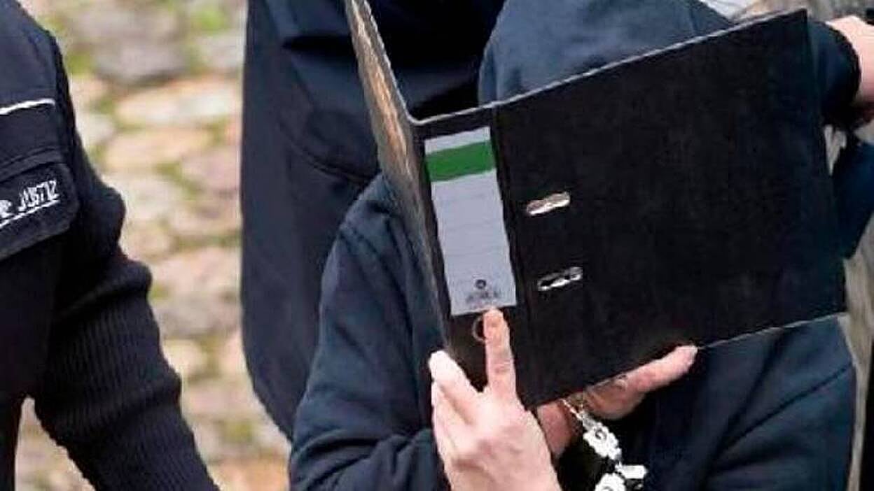 Cadena perpetua por violar a 4 niños, entre ellos su propia hija