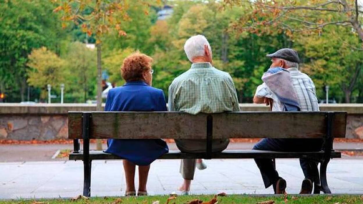 La esperanza de vida en España cae a niveles de 2015 por culpa de la pandemia