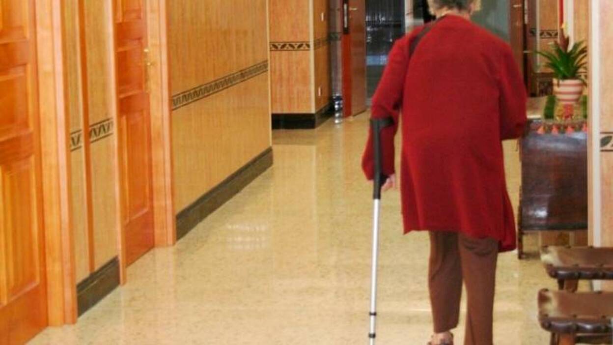 Aprueban las pautas para visitas a residencias