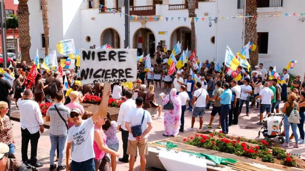 «Menos premios al Oliva Beach y más trabajar por la licencia de modernización del hotel»