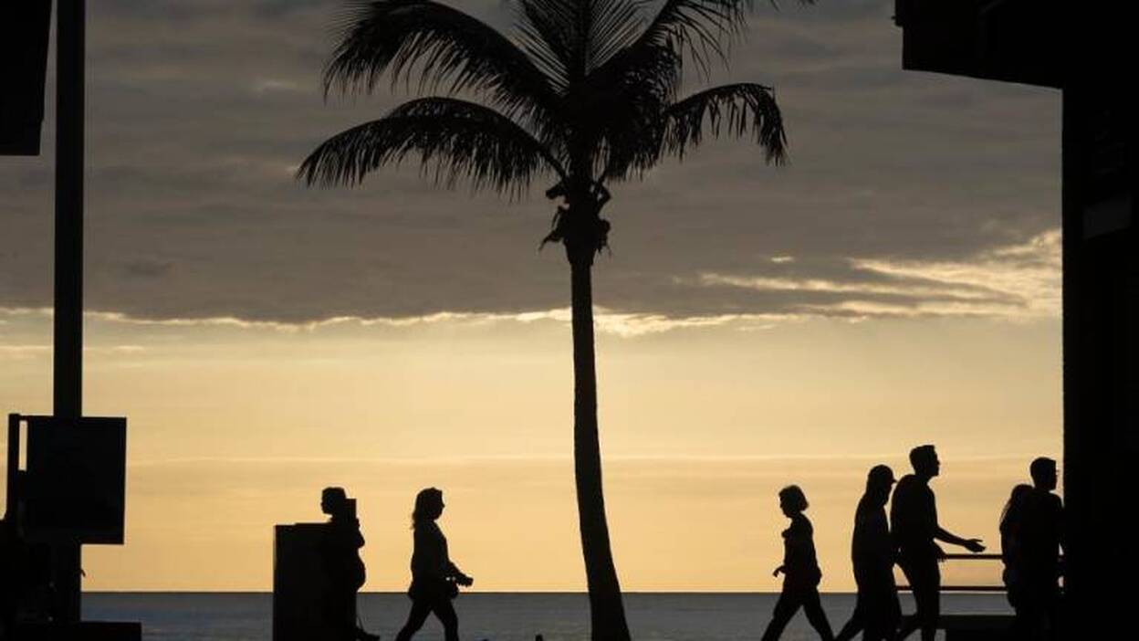 Canarias pide su pase completo a la Fase 3