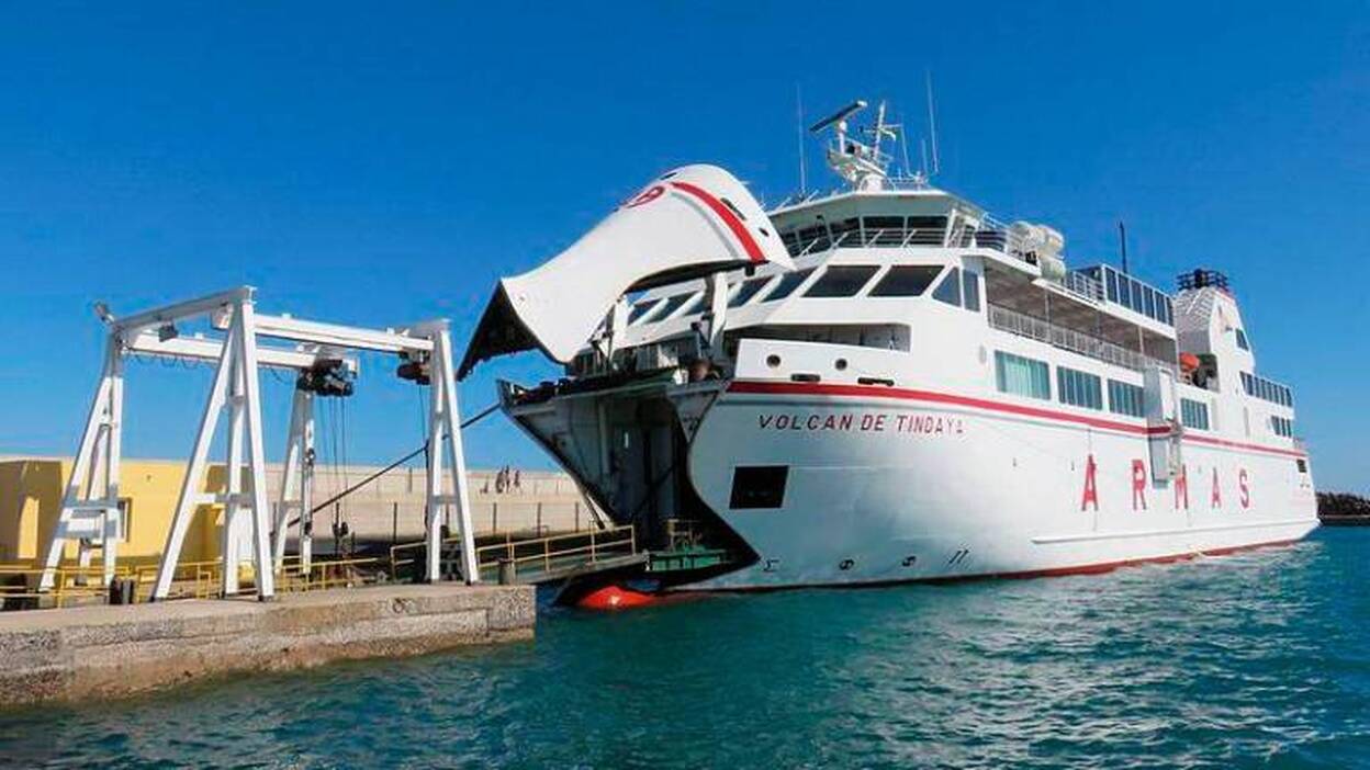 25 años uniendo Corralejo y Playa Blanca en media hora en barco