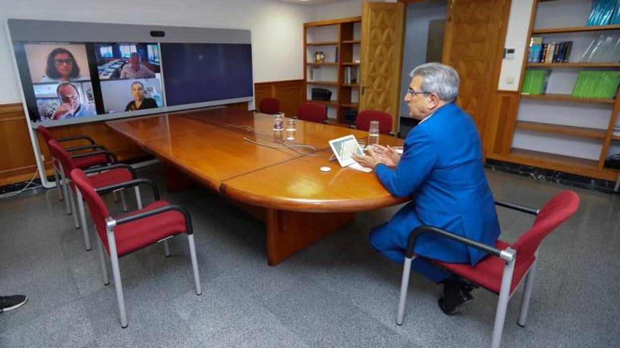 El Gobierno adelanta 100 millones a los alcaldes para aliviar sus arcas