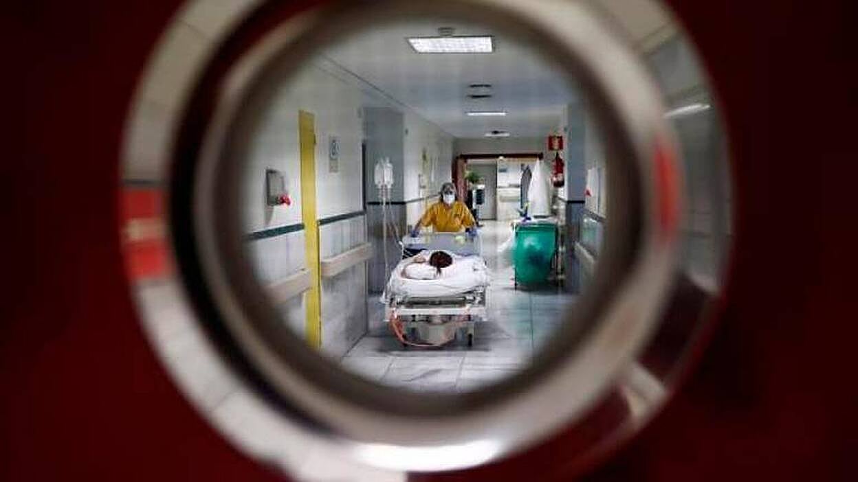 Los contagios en España caen a 118 a pesar de los 26 focos activos