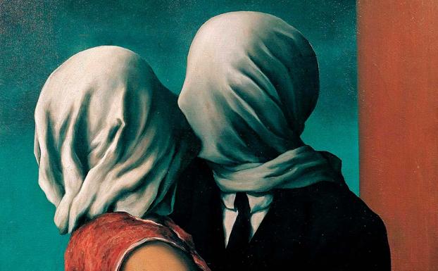 La obra del surrealista Magritte dedicada al beso de los amantes.