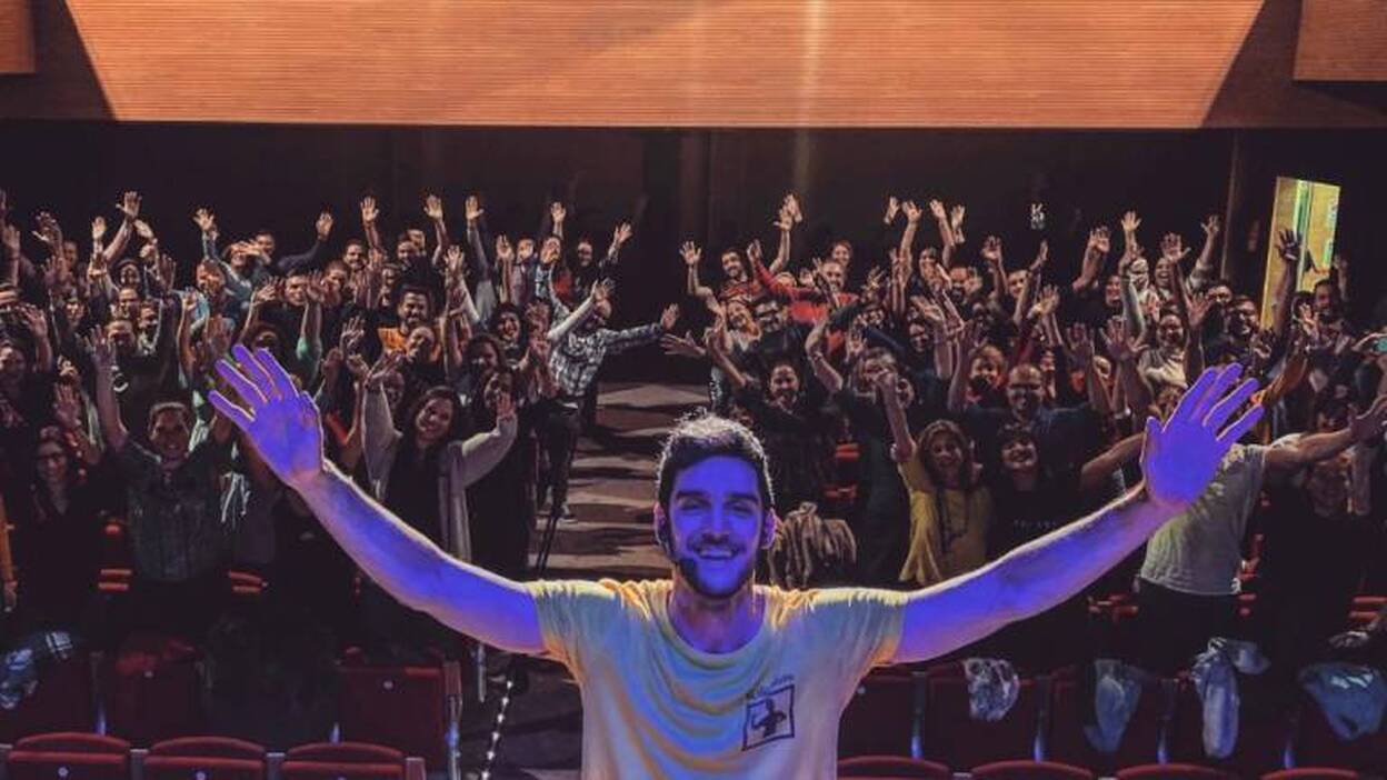 «Mi humor es blanco, pero consumo el negro»