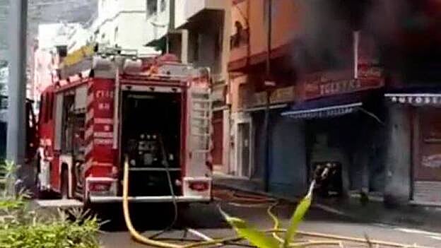 Fuego en un súper en la capital tinerfeña