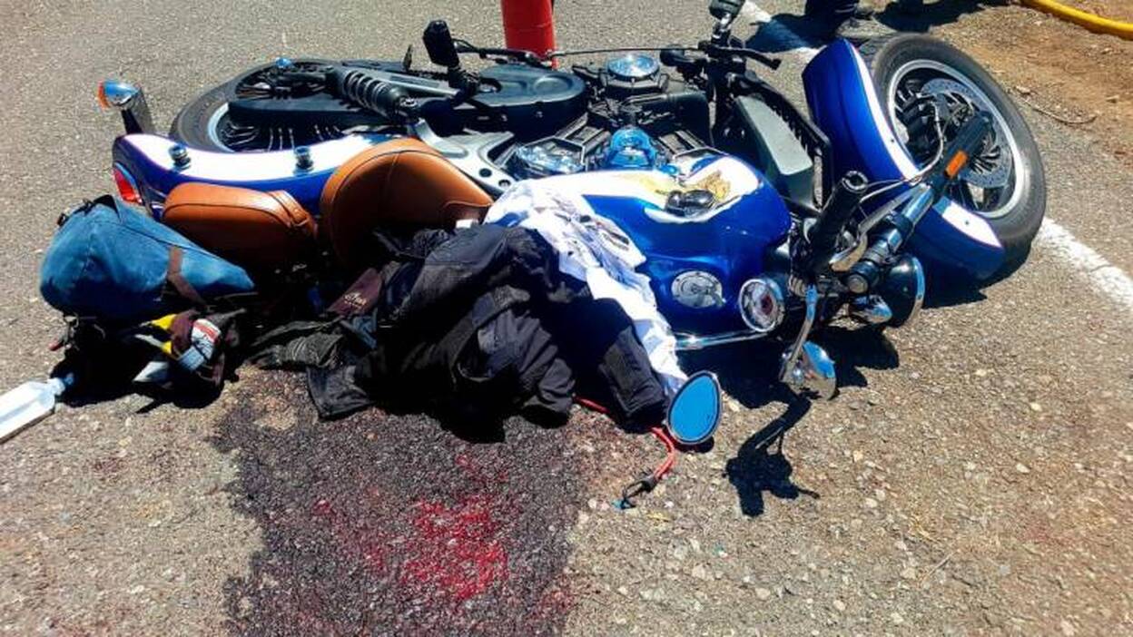 Dos motoristas heridos graves al chocar en Temisas