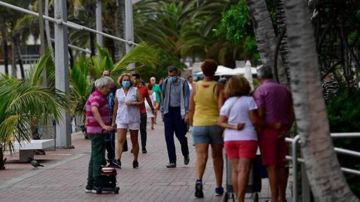 Un fiesta familiar desata el mayor brote en Canarias