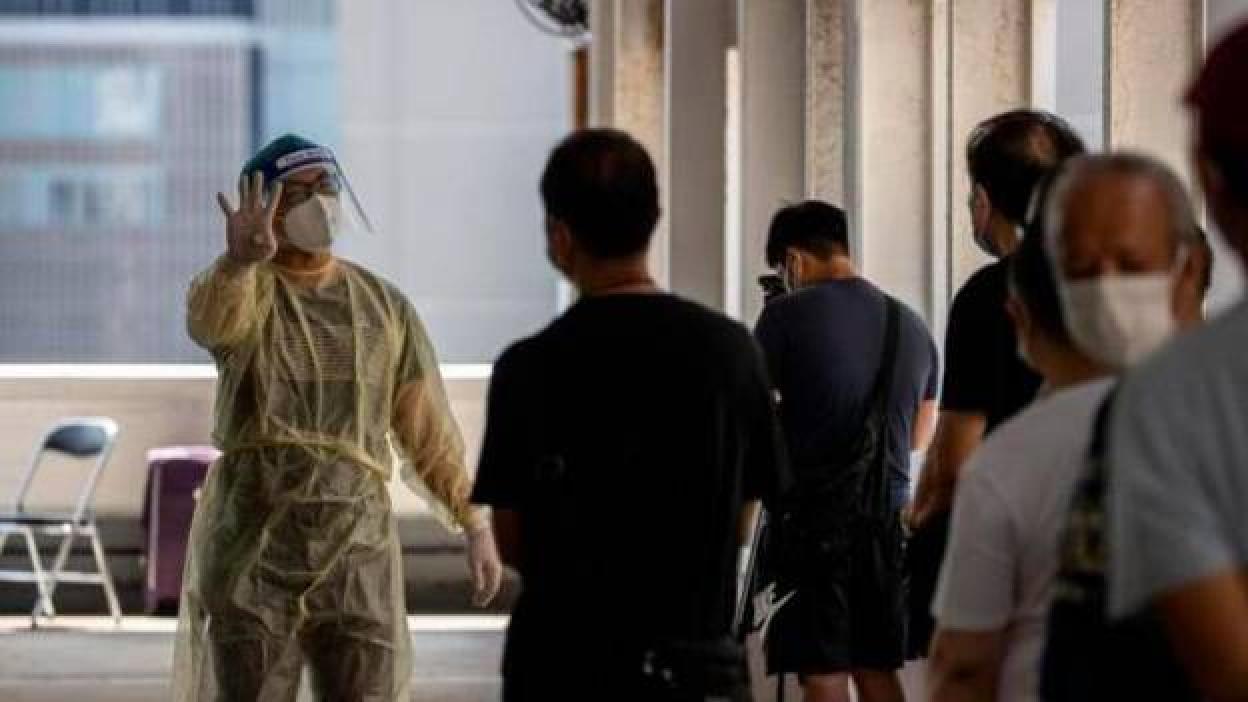 Hong Kong registra récord de contagios