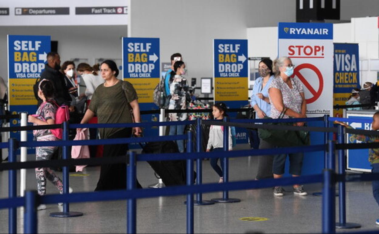 Pasajeros en el Aeropuerto de Londres