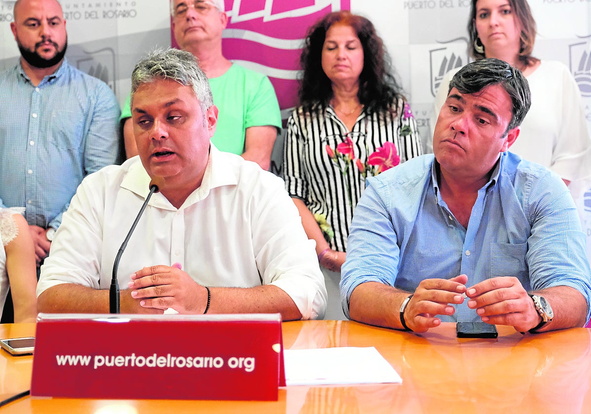 El alcalde Juan Jiménez y el concejal de Obras, José Juan Herrera Martel