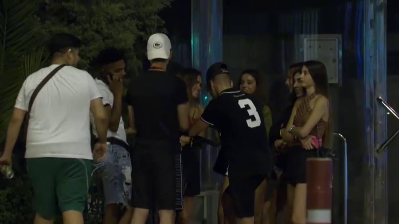 Imagen de archivo a la entrada de un club de ocio nocturno. 