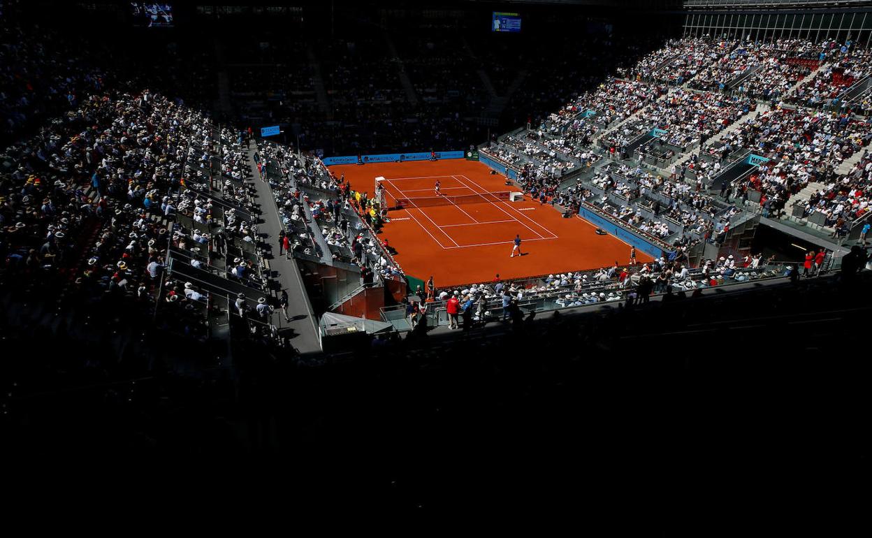 Vista de la Caja Mágica durante un partido del Mutua Madrid Open 2017 entre Djokovic y Nadal. 