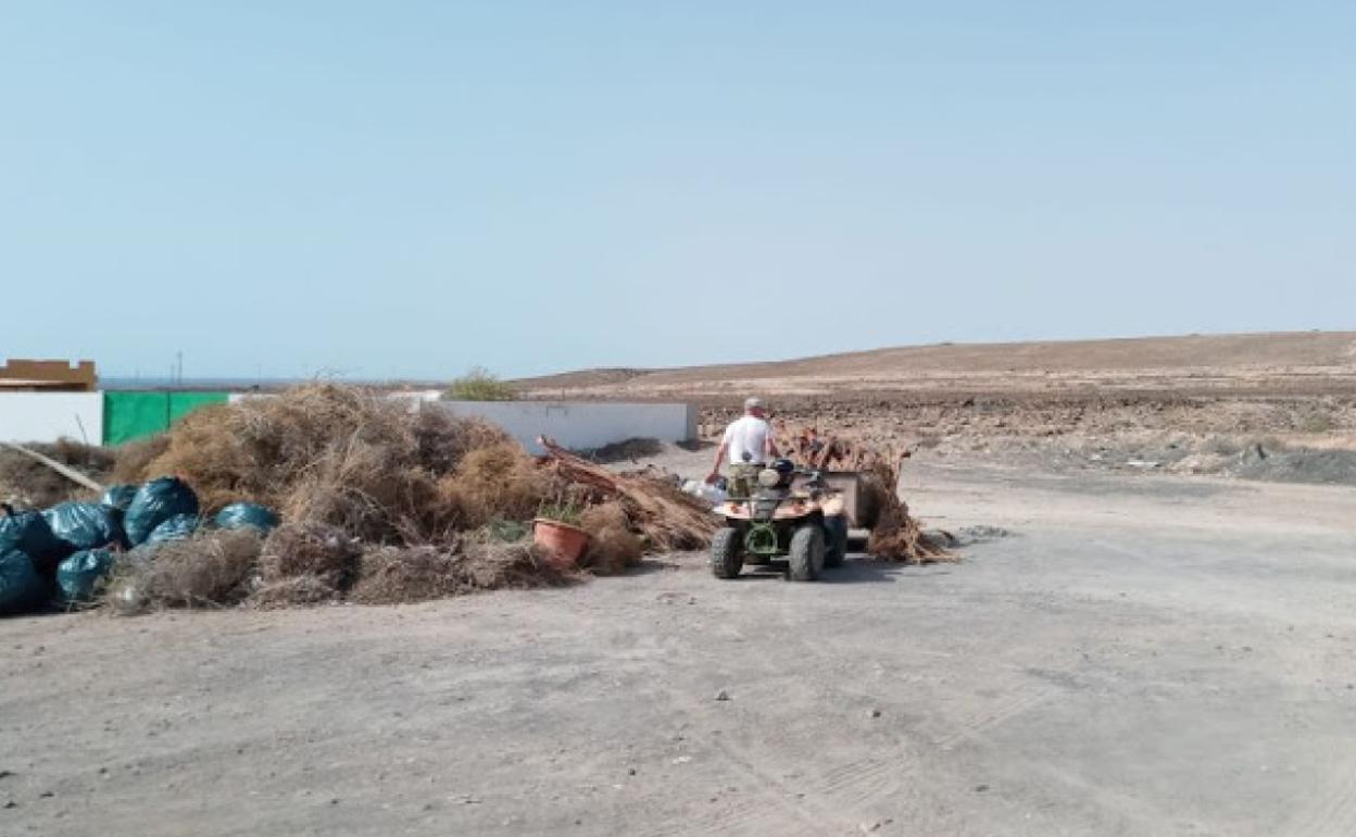 La Oliva anuncia 'tolerancia cero' contra vertidos de basura en espacios públicos