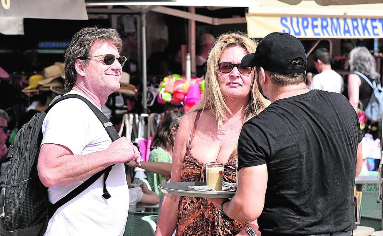 Los asesores critican las sanciones «desproporcionadas» por retrasar una cuestión formal. 