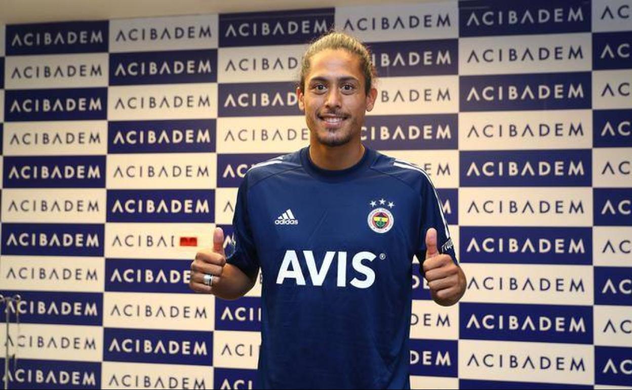 Cardona ya en camino y negocio redondo con Mauricio Lemos