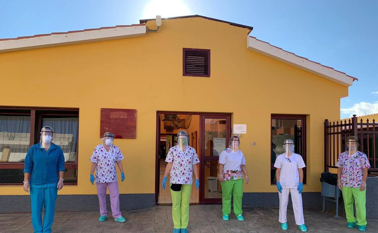 Guía activa el protocolo anticovid en la Residencia de Mayores Tarazona tras el positivo de una trabajadora