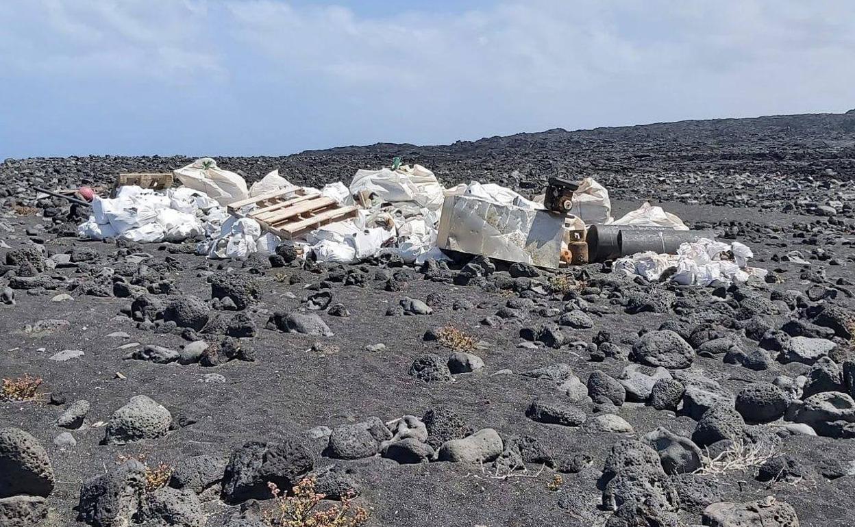 Basura en pleno Timanfaya
