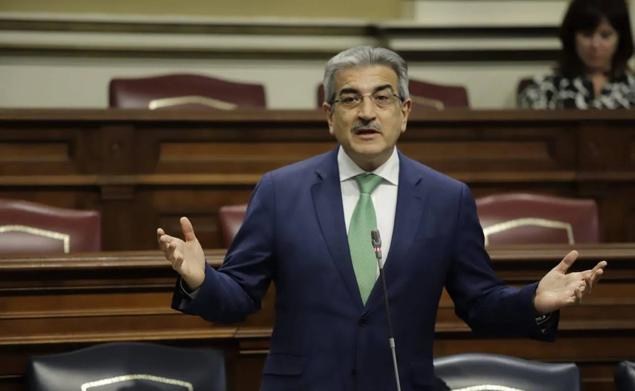 El vicepresidente del Gobierno de Canarias, Román Rodríguez,