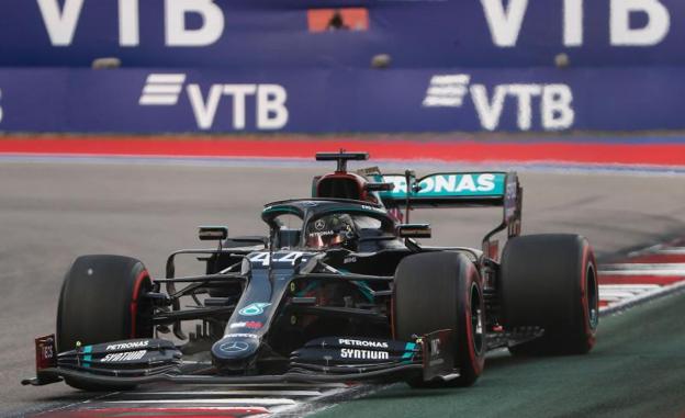 Hamilton, con susto e incógnitas, a por el récord de Schumacher 