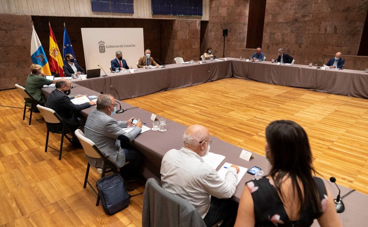 Imagen de la última reunión que mantuvo la comisión de seguimiento del Pacto por la Reactivación. 