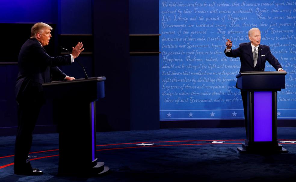 Donald Trump y Joe Biden, en una de las constantes y calurosas discusiones que mantuvieron el martes por la noche en su primer debate electoral.