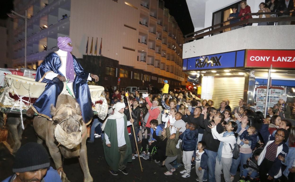Cabalgata de Reyes pasada por el centro de Arrecife. 