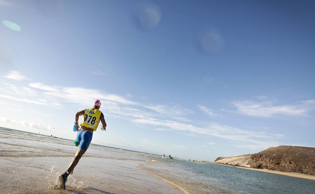 Imagen de uno de los participantes durante el espectacular recorrido. 