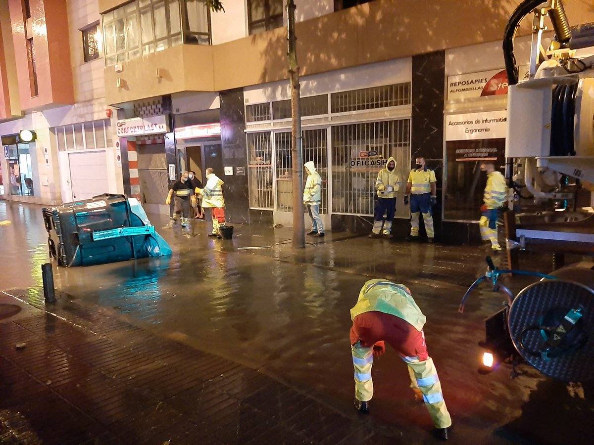 Fotos: La fuerte lluvia deja inundaciones en la capital grancanaria