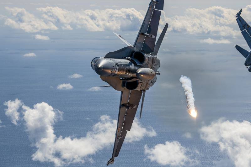 Fotos: Maniobras militares en el cielo de Canarias