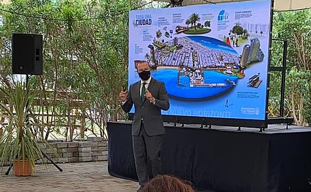 El alcalde, Augusto Hidalgo, presenta la nueva estrategia de desarrollo sostenible hasta 2030 en El Pambaso. 