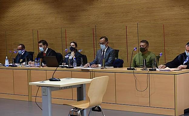 Los testigos contradicen a El Chupa: la víctima no tenía nada en las manos